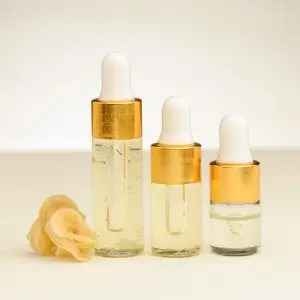 Drei Fläschchen ätherisches Tigernuss-Öl (2 ml, 3 ml und 4 ml)