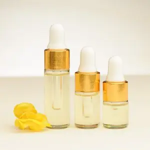 Drei Fläschchen ätherisches Ylang Ylang Öl zu 2 ml, 3 ml und 4 ml