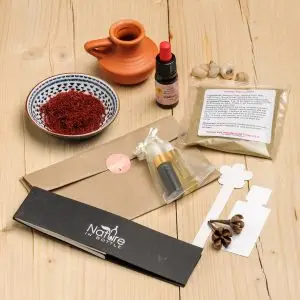 Essiac-Wellnesspaket: CBD-Öl, Essiac-Tee und luxuriöse Öle für einen besonderen Verwöhnmoment.